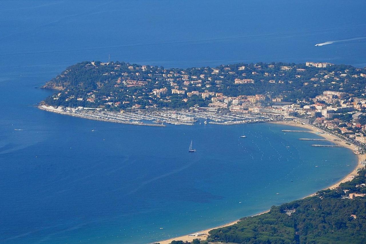Studio 207-Front De Mer Parking Prive Cavalaire-sur-Mer Bagian luar foto