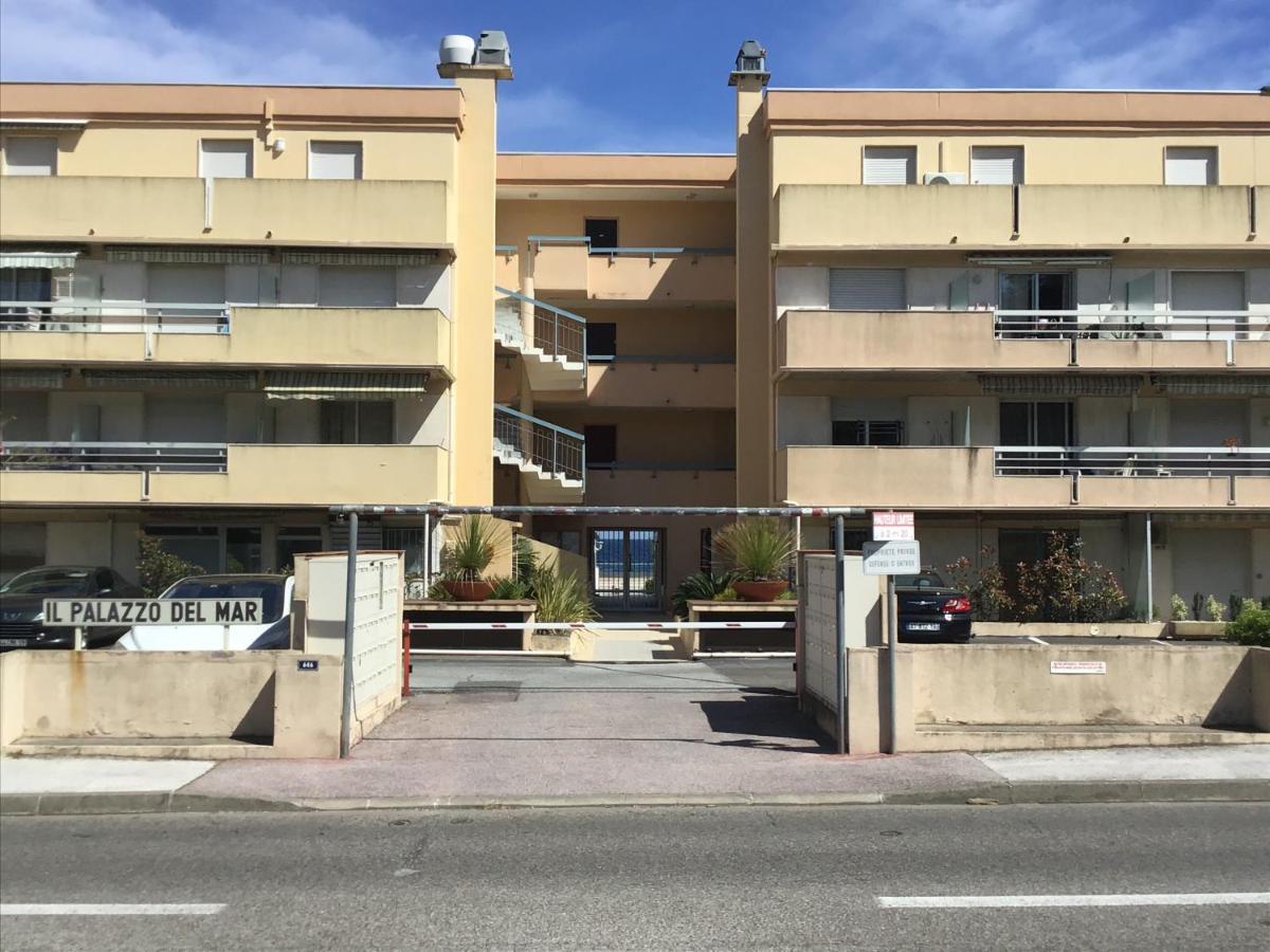 Studio 207-Front De Mer Parking Prive Cavalaire-sur-Mer Bagian luar foto